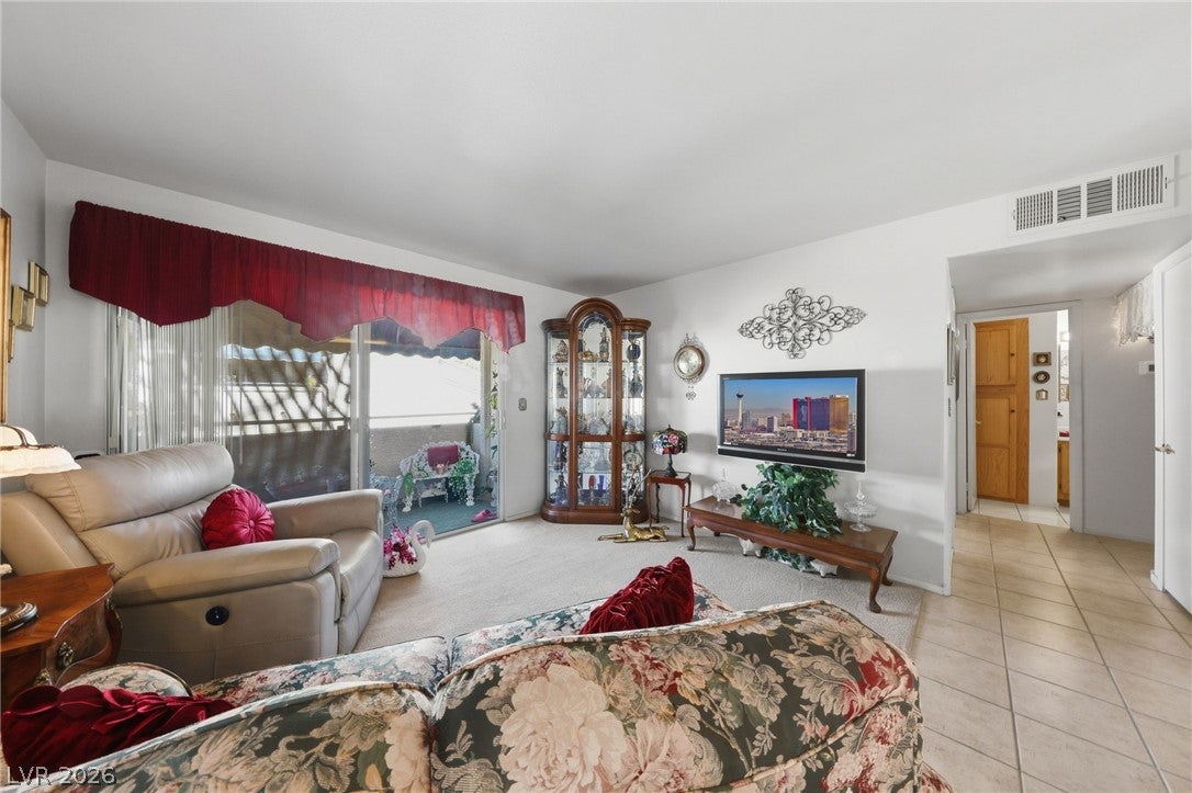 3425 E Russell Road 243