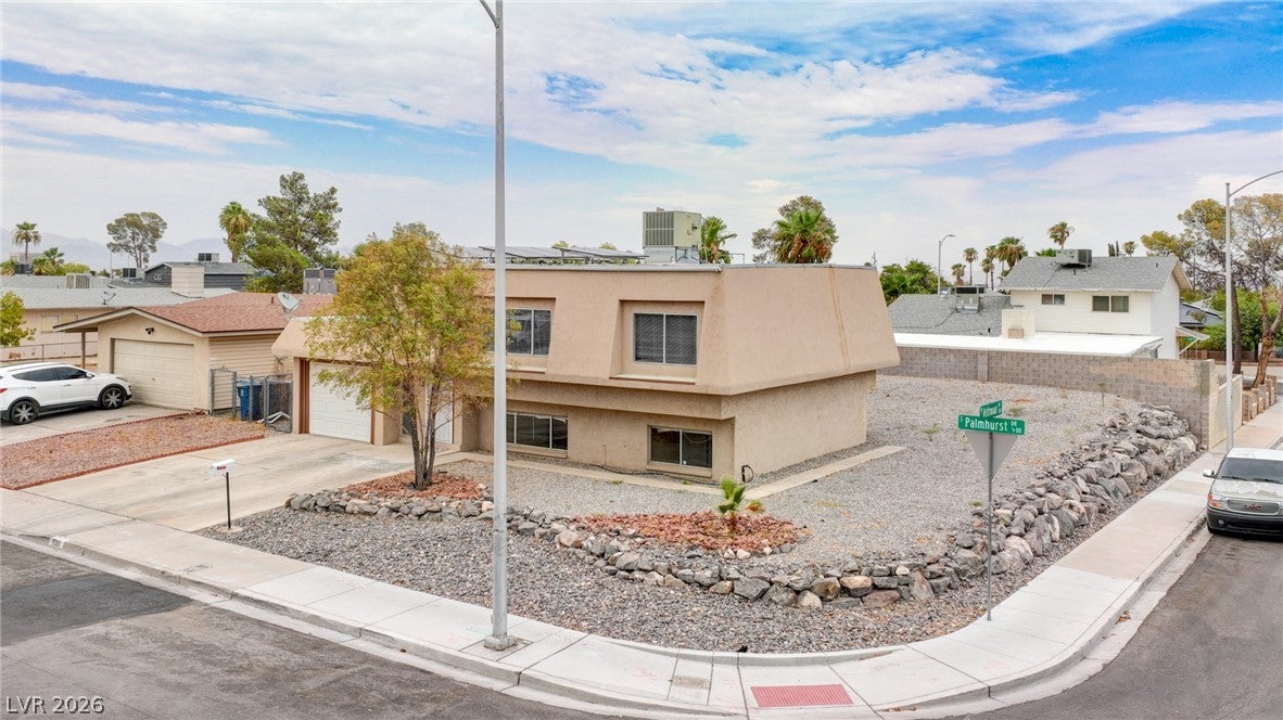 933 Palmhurst Drive