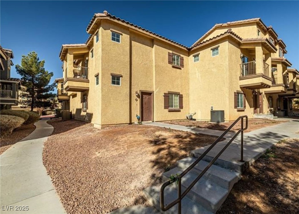 5940 Palmilla Street 9