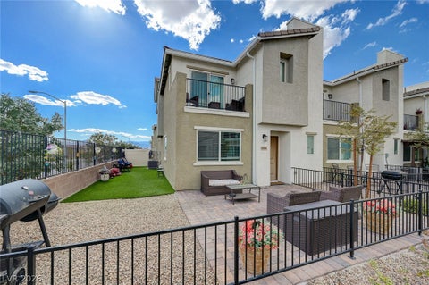 Townhouse For Sale - 6804 Satin Silver Court<br/> Clark County, North Las Vegas, NV 89086