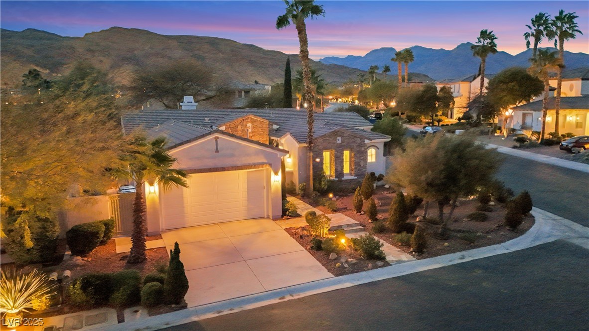 Las Vegas, Nevada 89135, United States, 3 Bedrooms Bedrooms, ,3 BathroomsBathrooms,Residential,Pending,2610