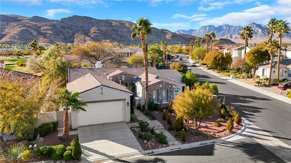 Las Vegas, Nevada 89135, United States, 3 Bedrooms Bedrooms, ,3 BathroomsBathrooms,Residential,Pending,2610