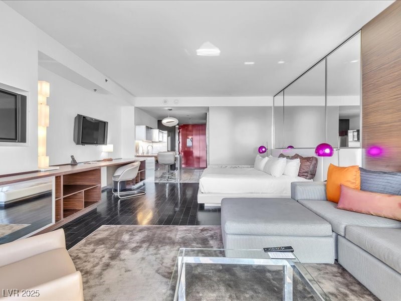 4381 W FLAMINGO Road 2516