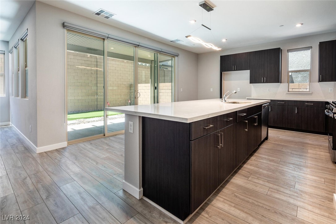 Henderson, Nevada 89044, United States, 4 Bedrooms Bedrooms, ,3 BathroomsBathrooms,Residential,Active,29934