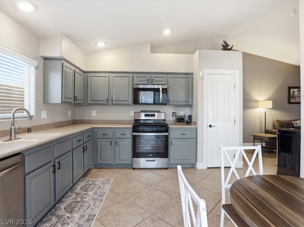 9205 Wild Peach Court