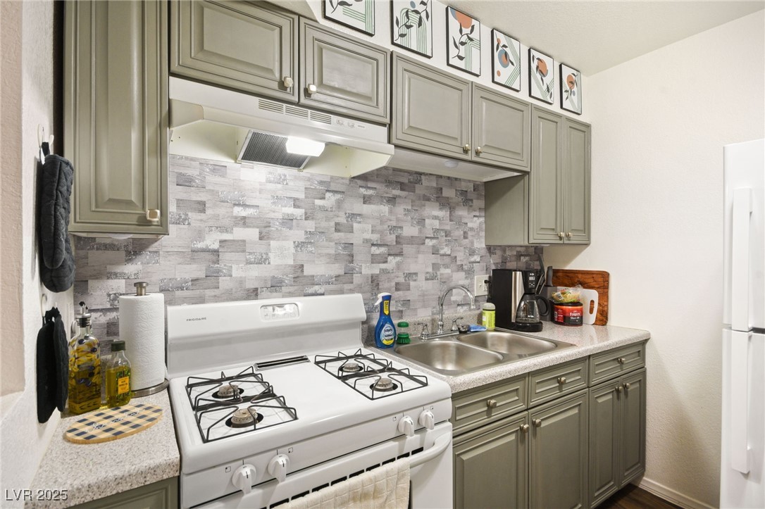 3982 Voxna Street, Las Vegas, Nevada image 11