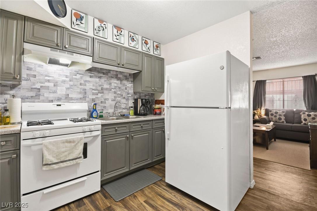 3982 Voxna Street, Las Vegas, Nevada image 10