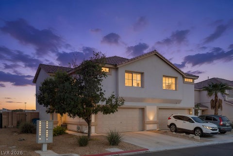 Townhouse For Sale - 715 Peregrine Falcon Street<br/> Henderson, NV 89015