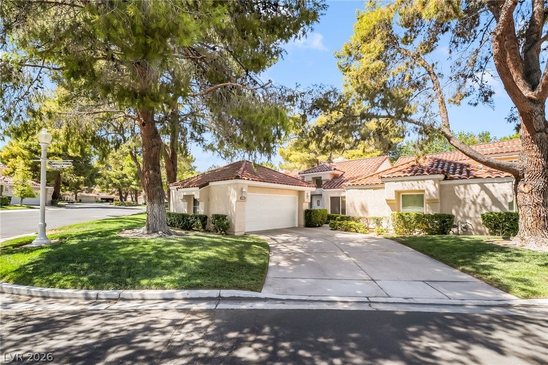 6986 Emerald Springs Lane