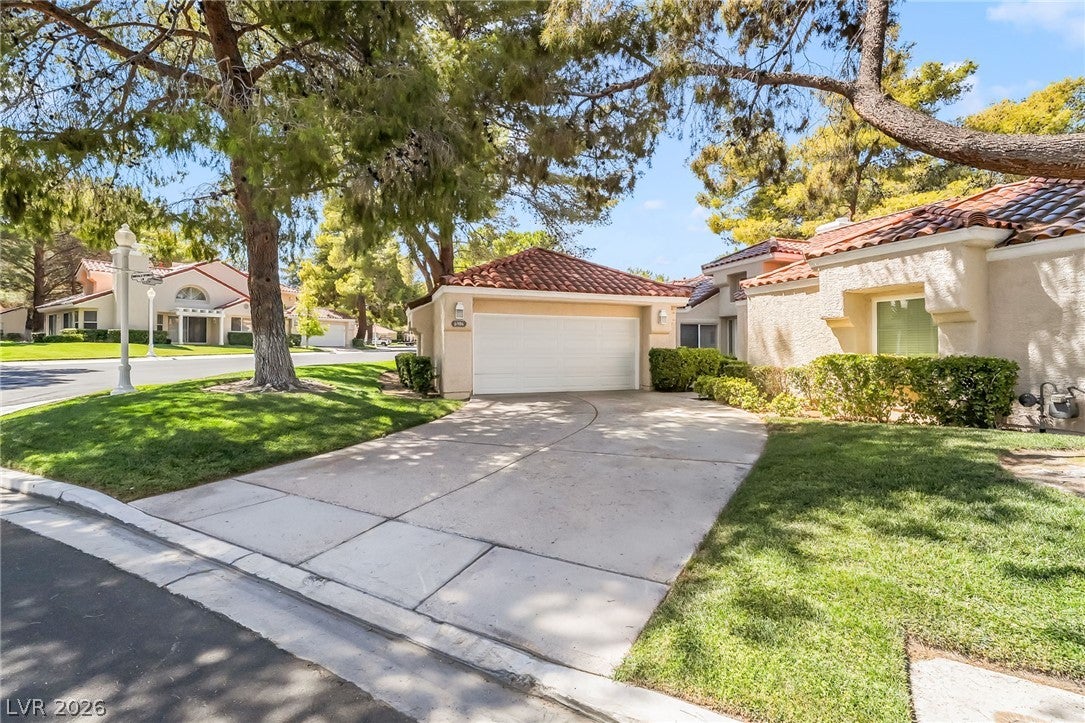 6986 Emerald Springs Lane