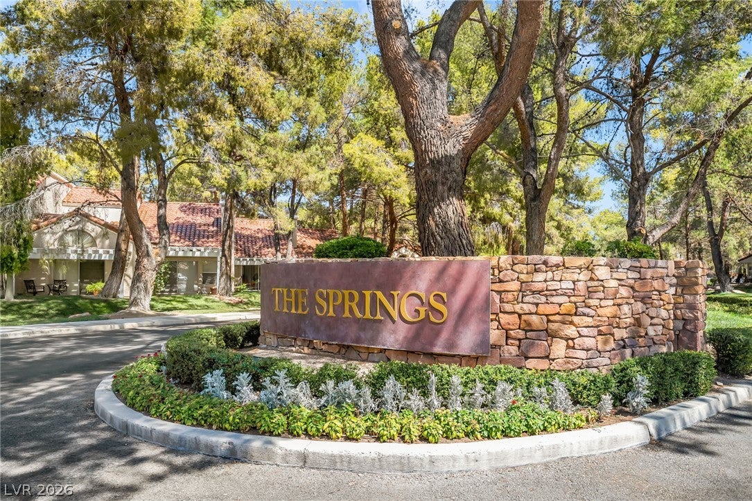6986 Emerald Springs Lane
