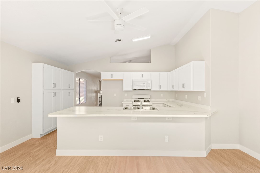 Las Vegas, Nevada 89129, United States, 3 Bedrooms Bedrooms, ,2 BathroomsBathrooms,Residential,Pending,28665