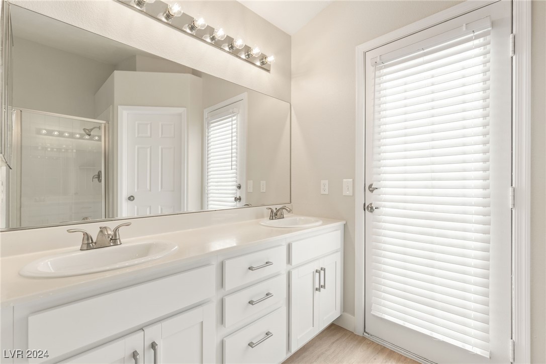 Las Vegas, Nevada 89129, United States, 3 Bedrooms Bedrooms, ,2 BathroomsBathrooms,Residential,Pending,28665