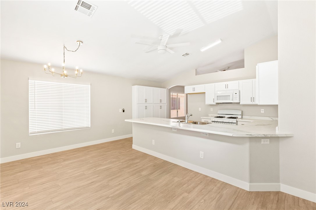 Las Vegas, Nevada 89129, United States, 3 Bedrooms Bedrooms, ,2 BathroomsBathrooms,Residential,Pending,28665