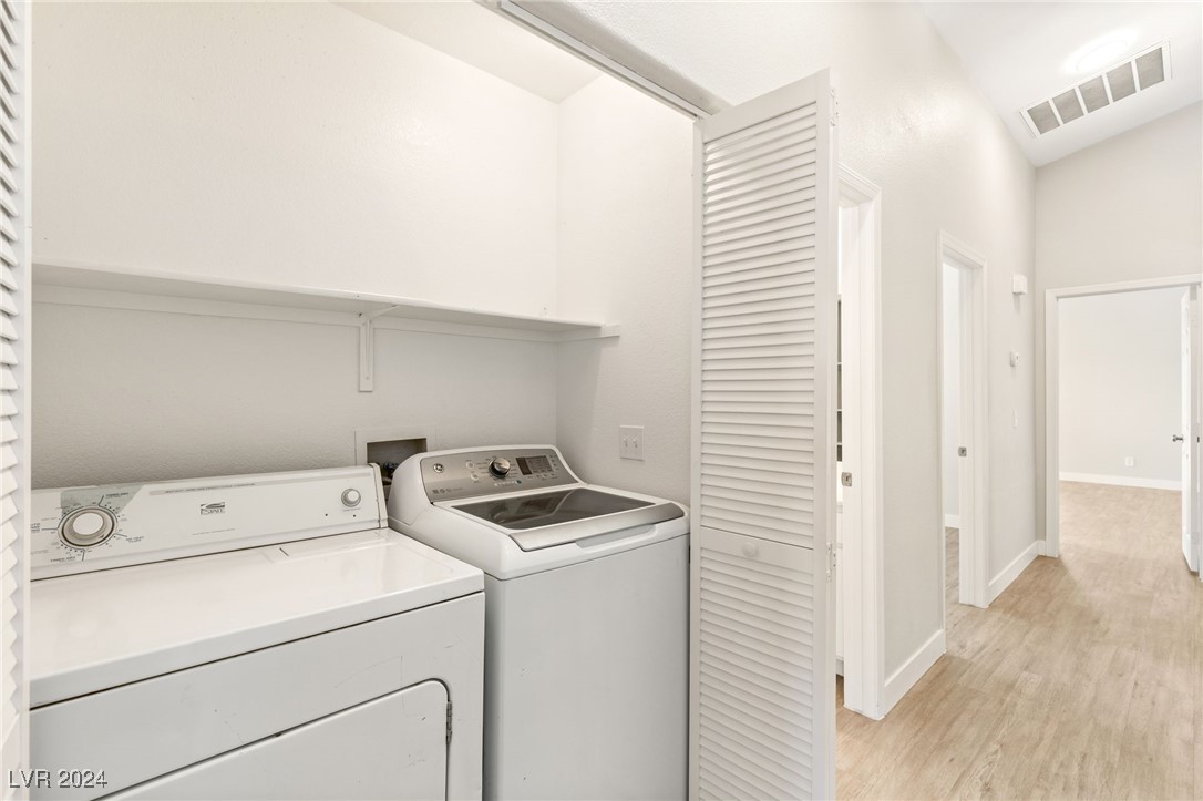 Las Vegas, Nevada 89129, United States, 3 Bedrooms Bedrooms, ,2 BathroomsBathrooms,Residential,Pending,28665