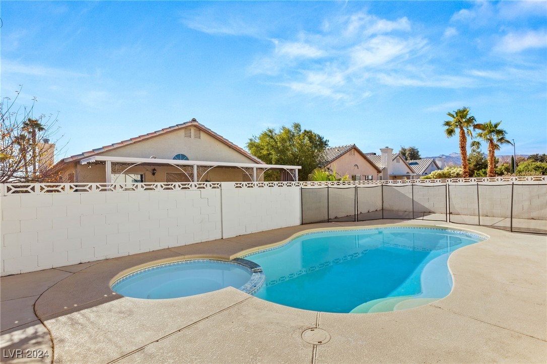 Las Vegas, Nevada 89129, United States, 3 Bedrooms Bedrooms, ,2 BathroomsBathrooms,Residential,Pending,28665