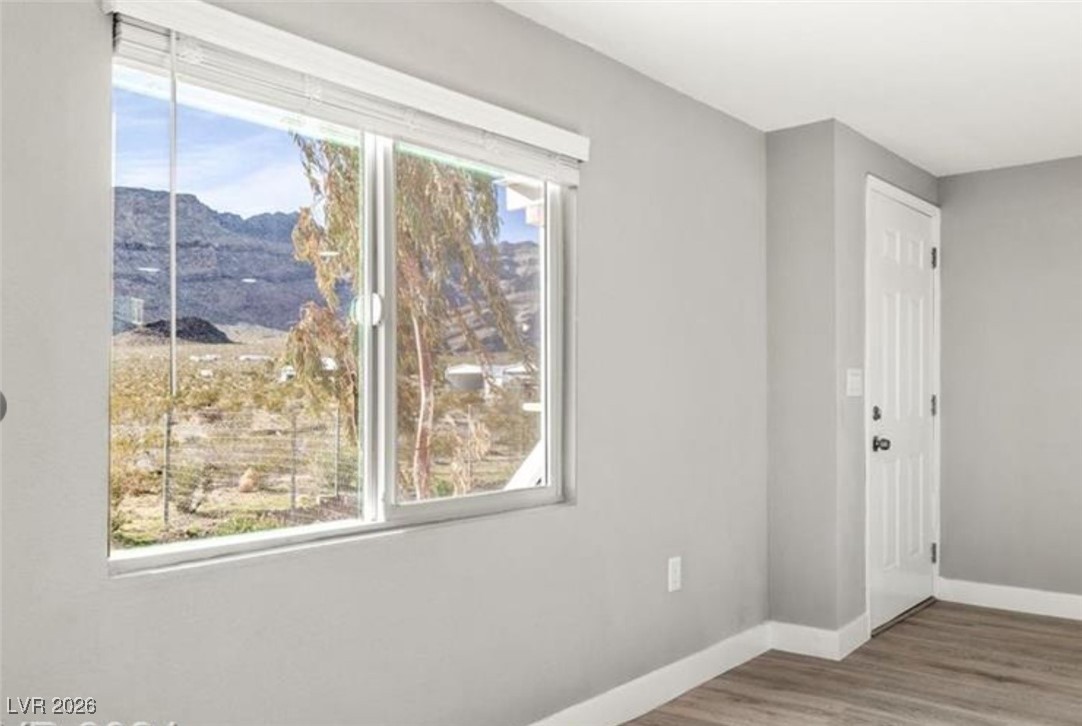 6811 N Mountain View
