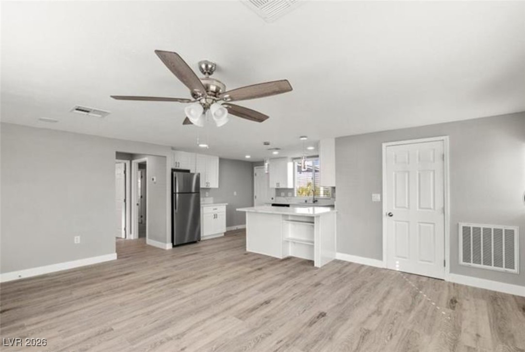6811 N Mountain View