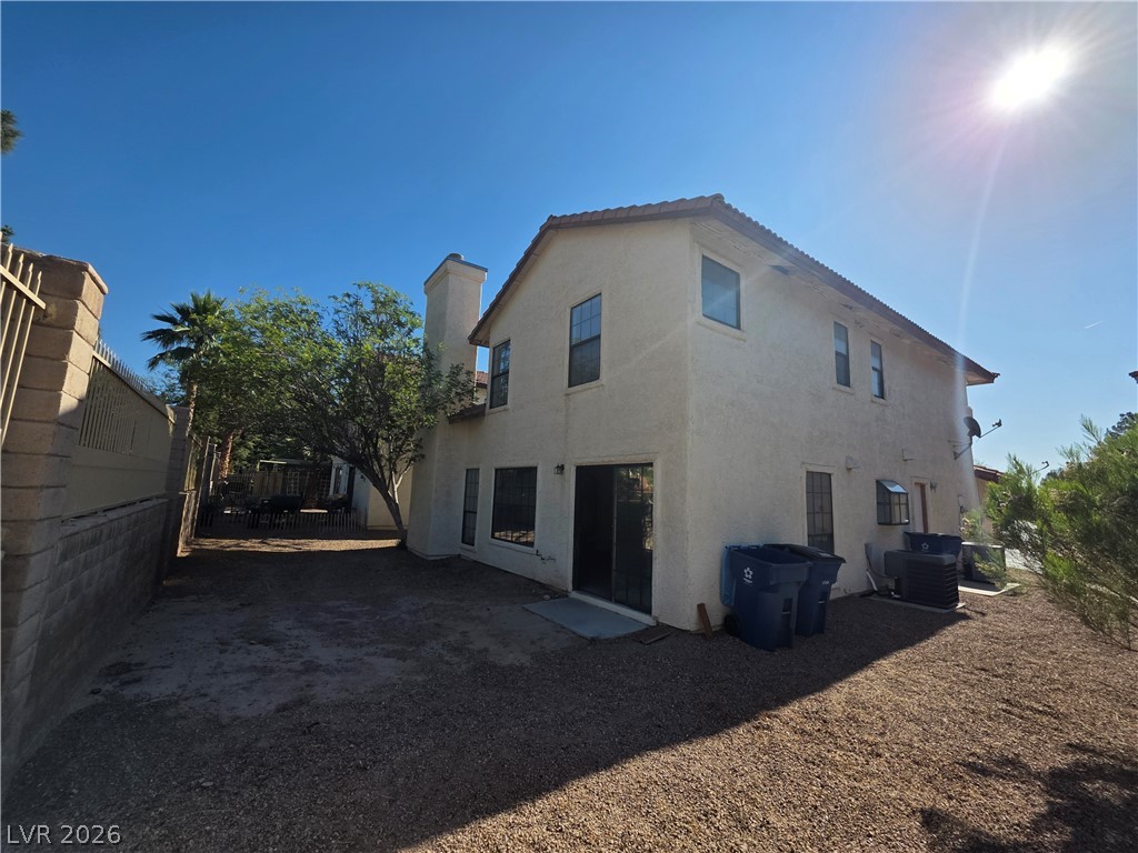 4801 FIESTA LAKES Street