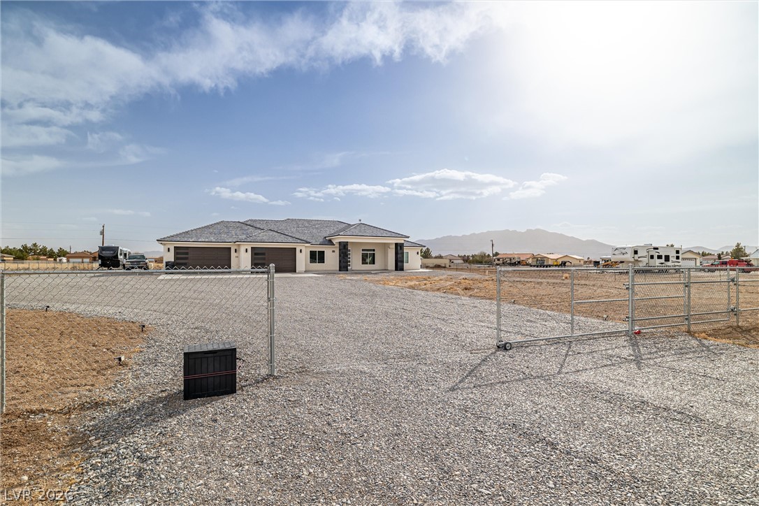 1601 W Calvada Boulevard