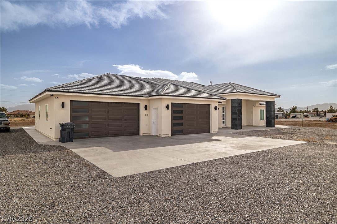 1601 W Calvada Boulevard