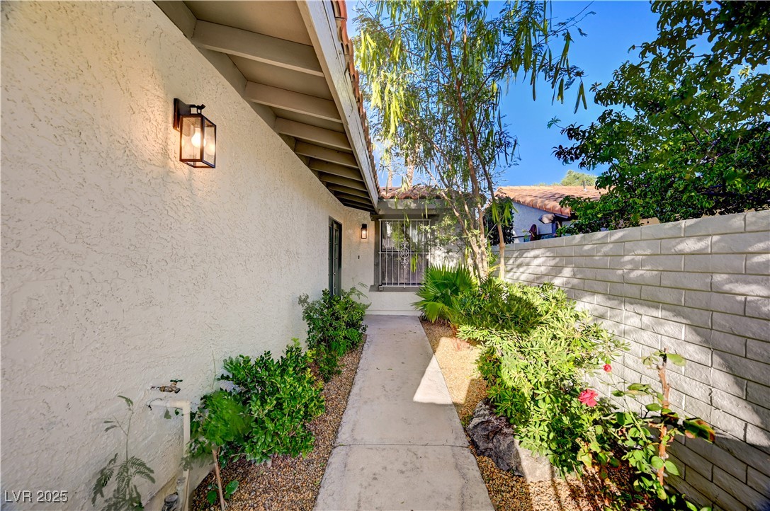 Properties 2 1905 Plaza Del Padre