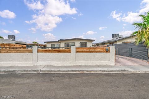 Homes For Sale - 2412 Statz Street<br/> Clark County, North Las Vegas, NV 89030
