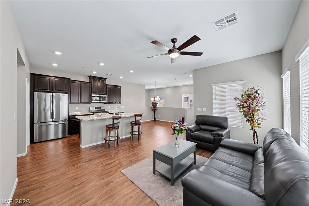 545 Thea Street 1323