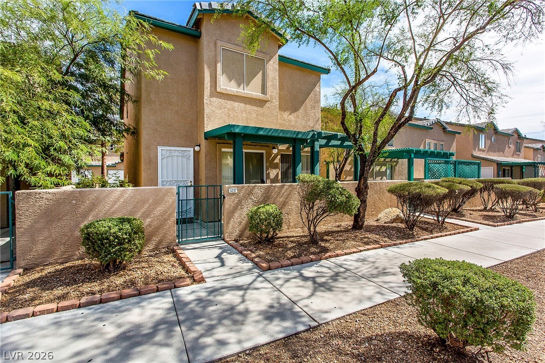 5237 STEINBRENNER Lane