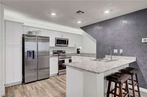 Townhouse For Sale - 2650 Wimbledon White Court<br/> North Las Vegas, NV 89086