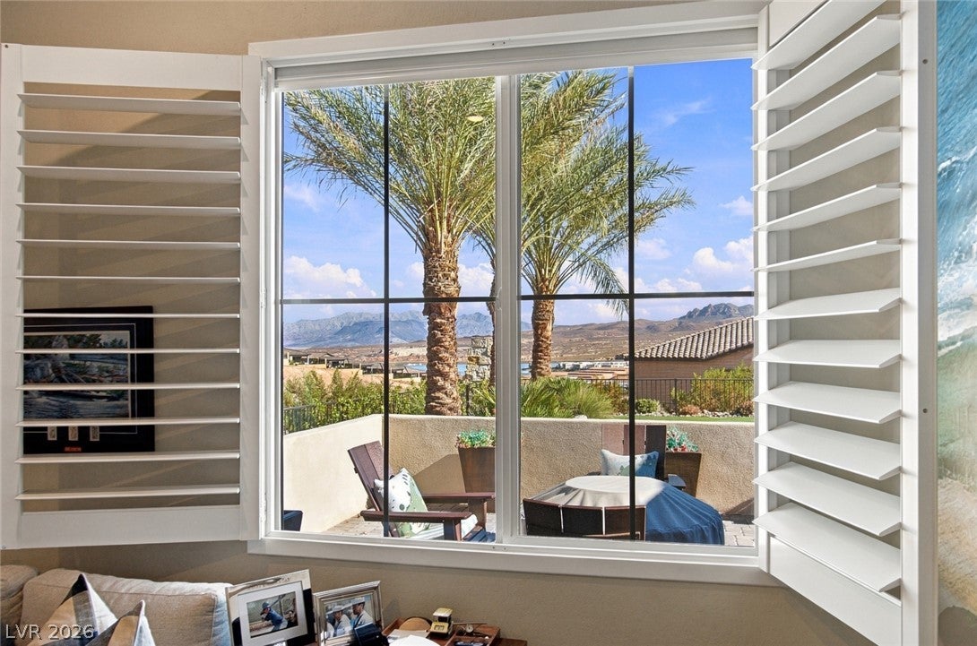 Properties 3 298 Spring Aster Court