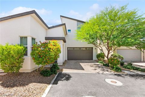 Photo of 809 Langham Court, Henderson, NV 89052 (MLS # 2774821)