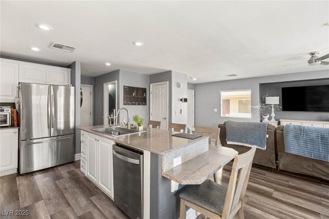 Las Vegas, Nevada 89148, United States, 3 Bedrooms Bedrooms, ,3 BathroomsBathrooms,Residential,Active,97466