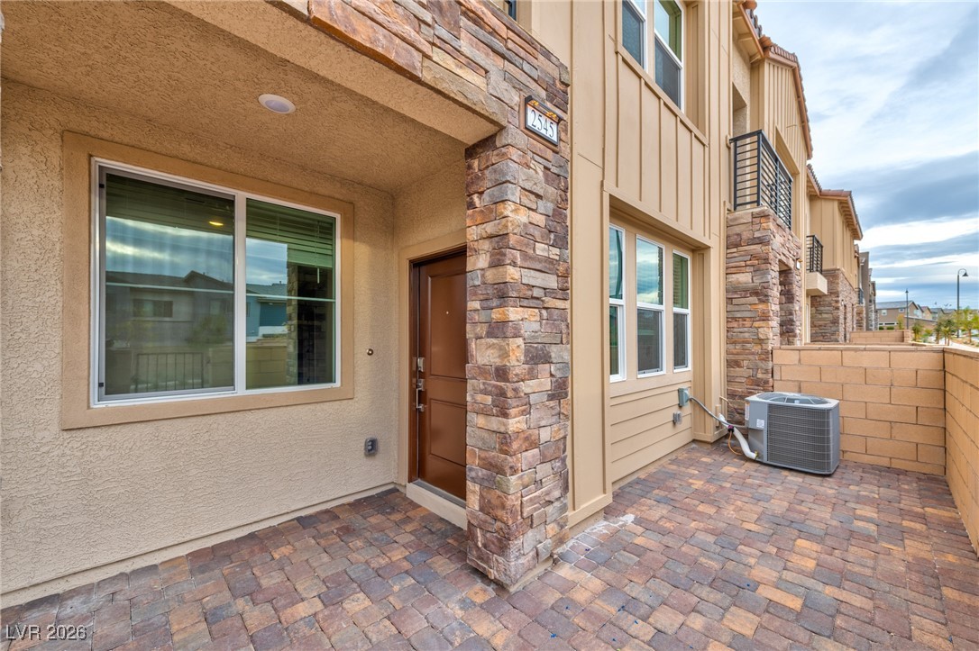 2545 Venetia Pointe Street