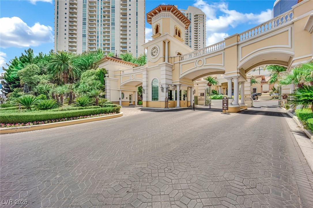 2777 Paradise Road 2002