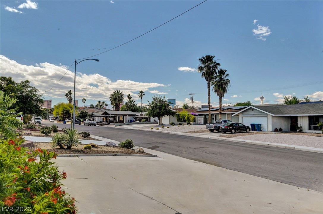 1725 Seneca Lane