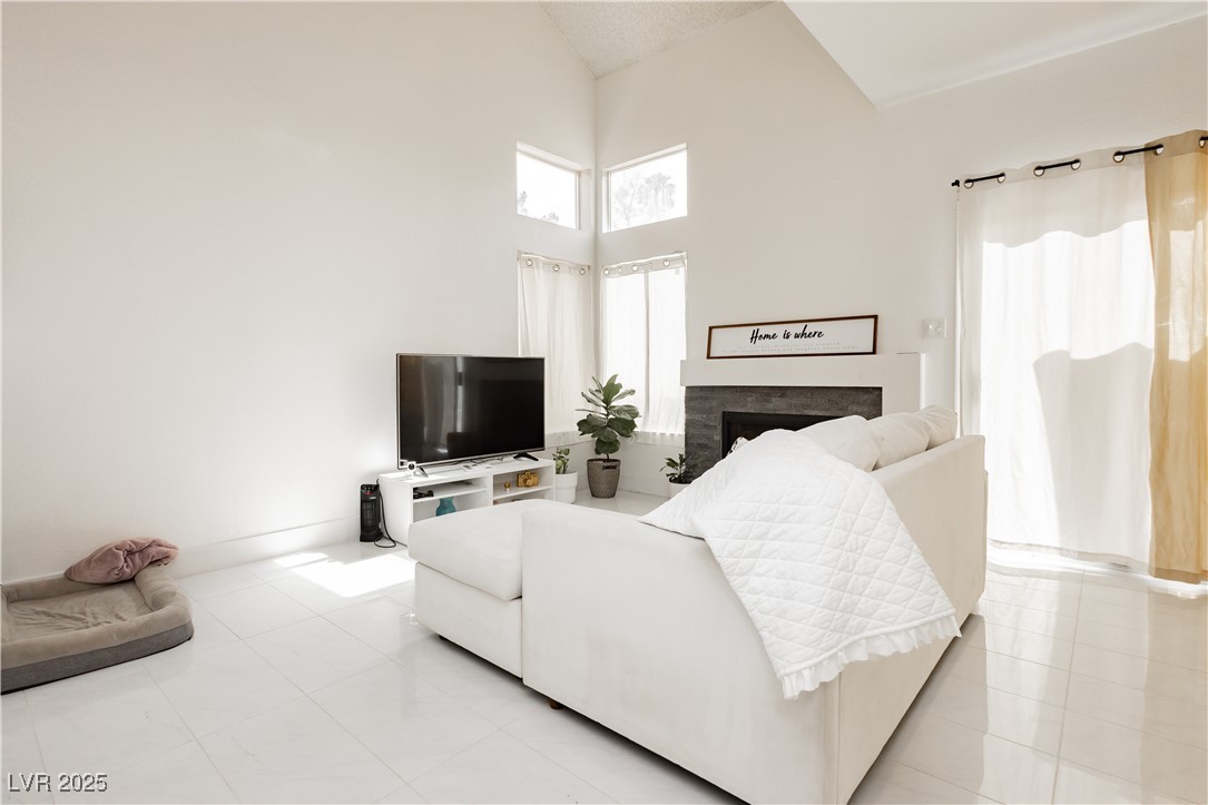 505 Meadbury Drive, Henderson, Nevada image 11