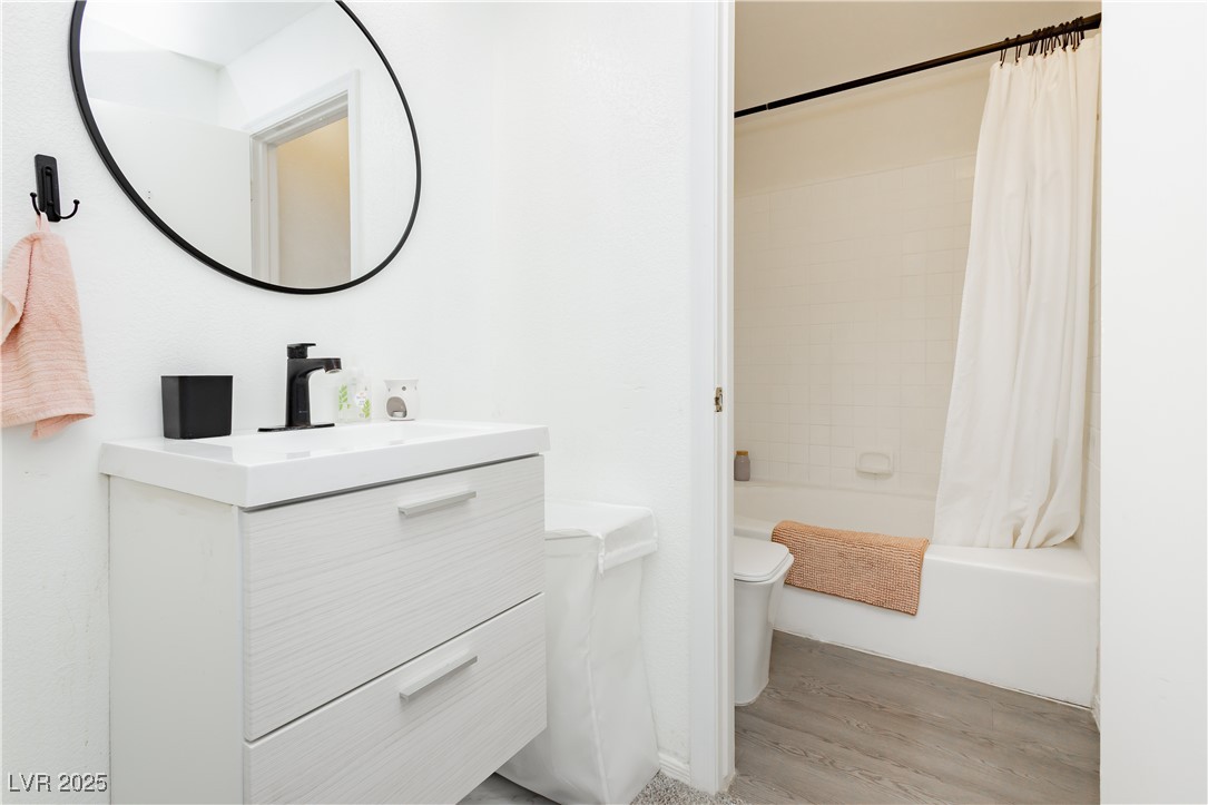 505 Meadbury Drive, Henderson, Nevada image 23