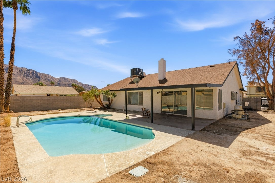 6058 Mirror Lake Drive