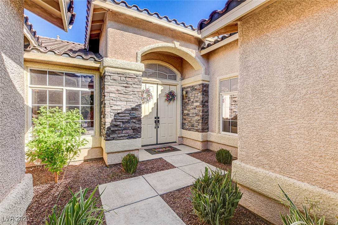 9304 Empire Rock Street