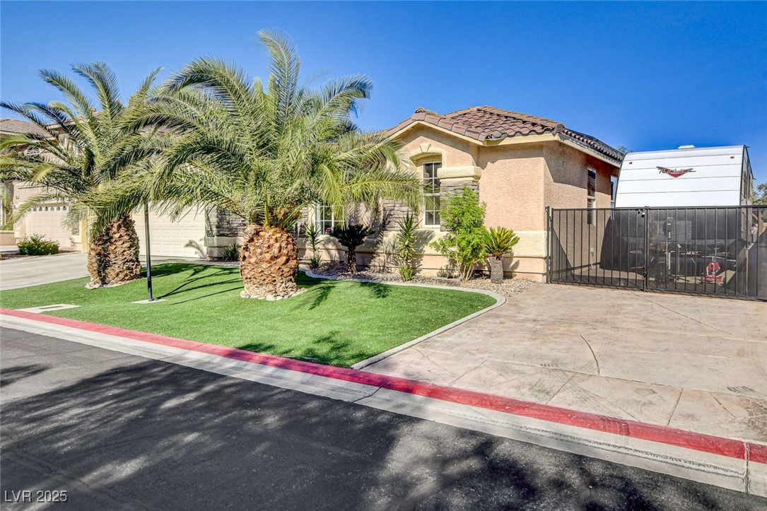 9304 Empire Rock Street