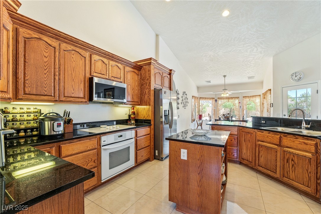 6841 Longmeadow Drive, Pahrump, Nevada image 12