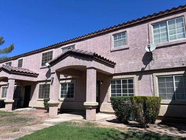2501 Sierra Luna Avenue 102