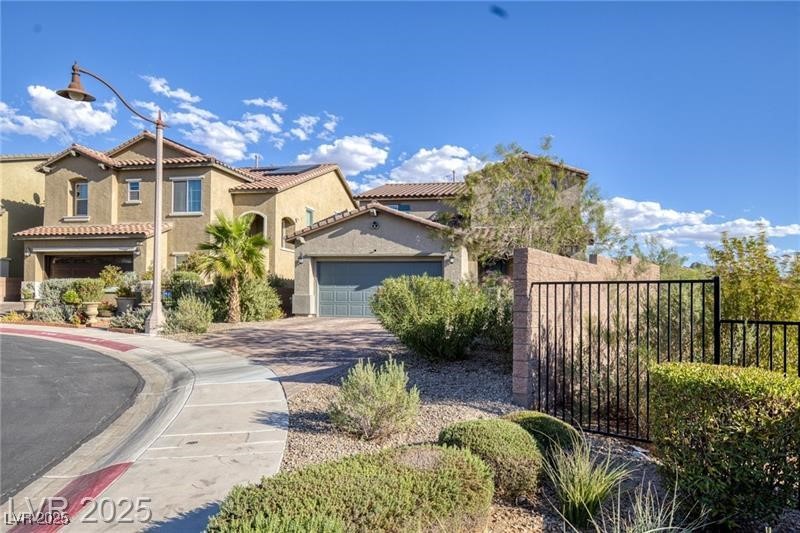 Properties 2 25 Via Corvina