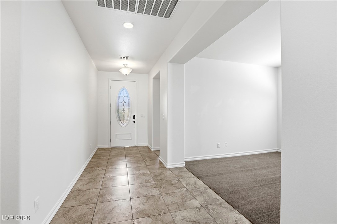 9387 Vital Crest Street