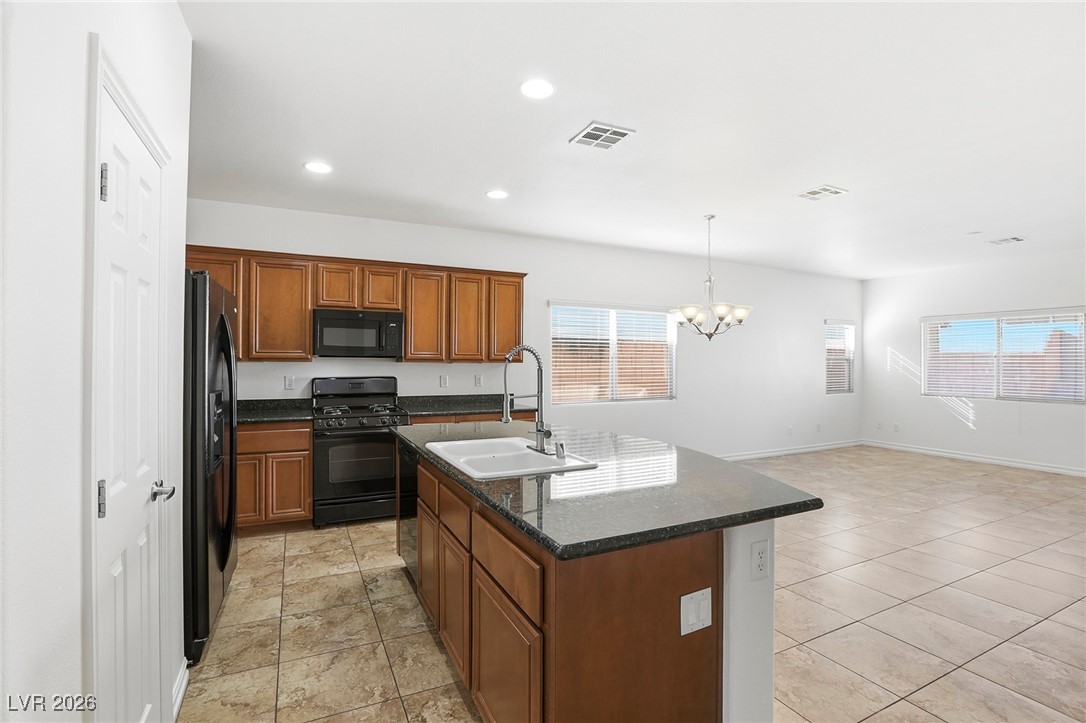 9387 Vital Crest Street