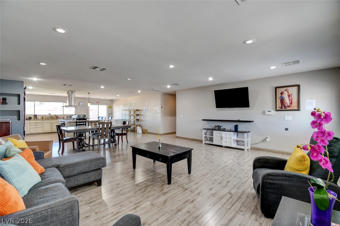 603 Palmhurst Drive