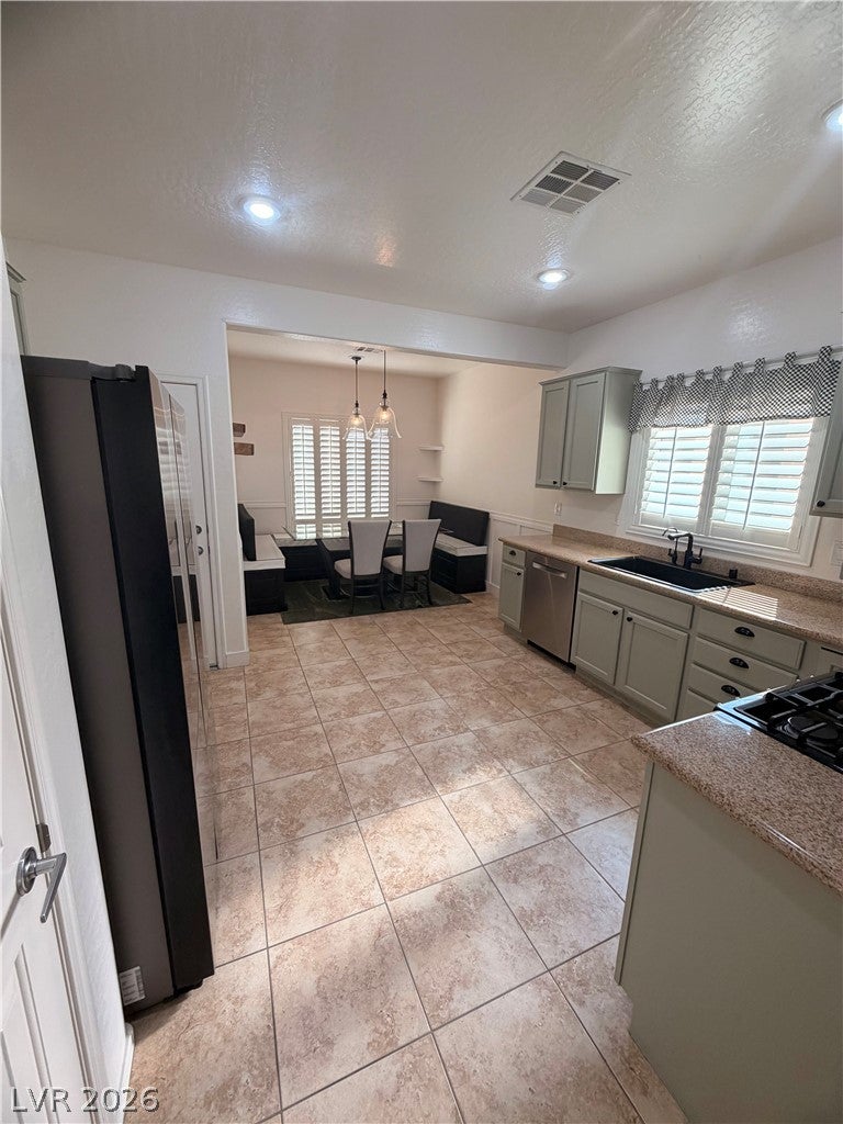 7661 Fieldfare Drive