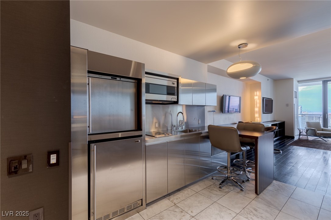 4381 W Flamingo Road 3818