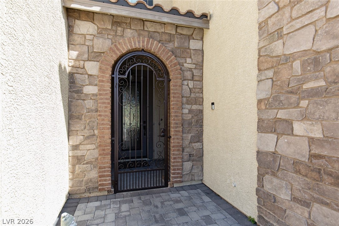 824 Claystone Ridge Avenue